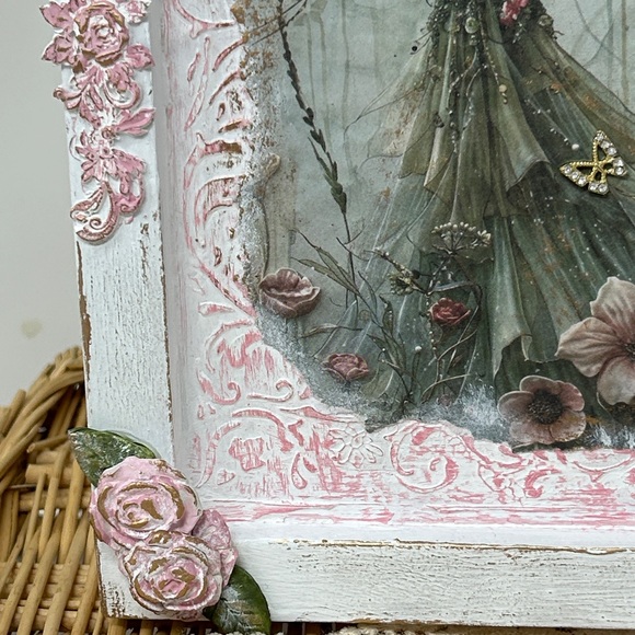 Fairy Art Decor with Pink and White Frame - Picture 10 of 12